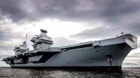 英国最大战舰：伊丽莎白女王号航母第一季海报
